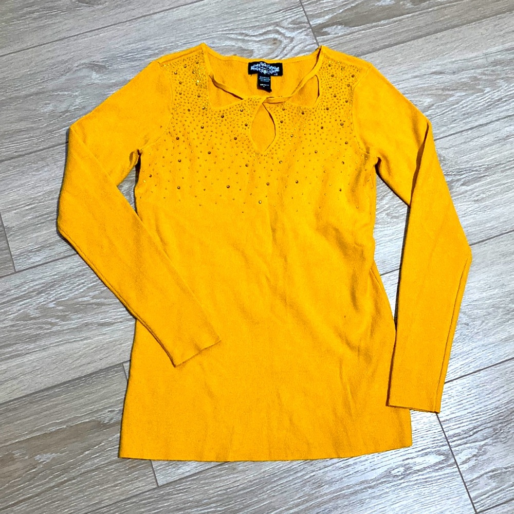 Mustard top